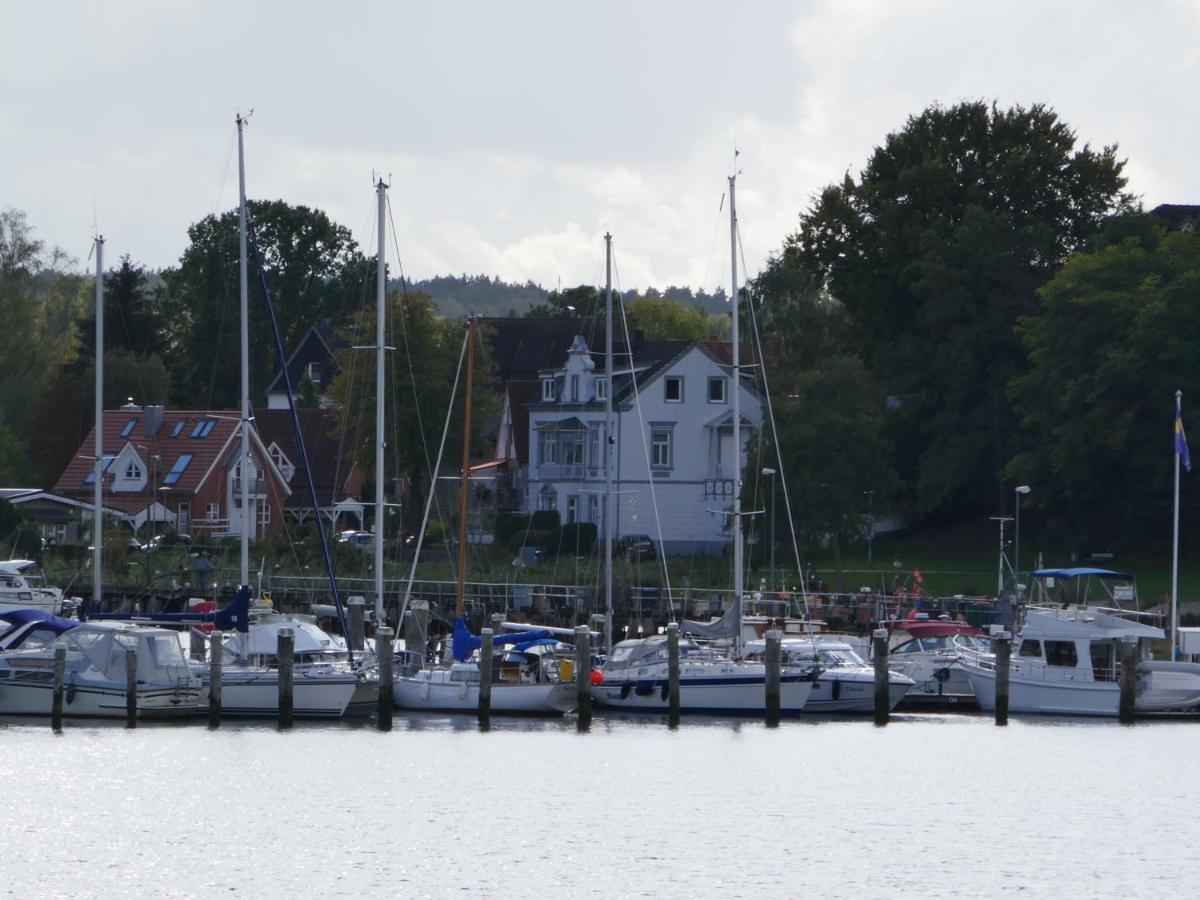 Wohnen Am Seglerhafen Mit Traveblick Im Kontorhaus Viele Extras * Lubeck