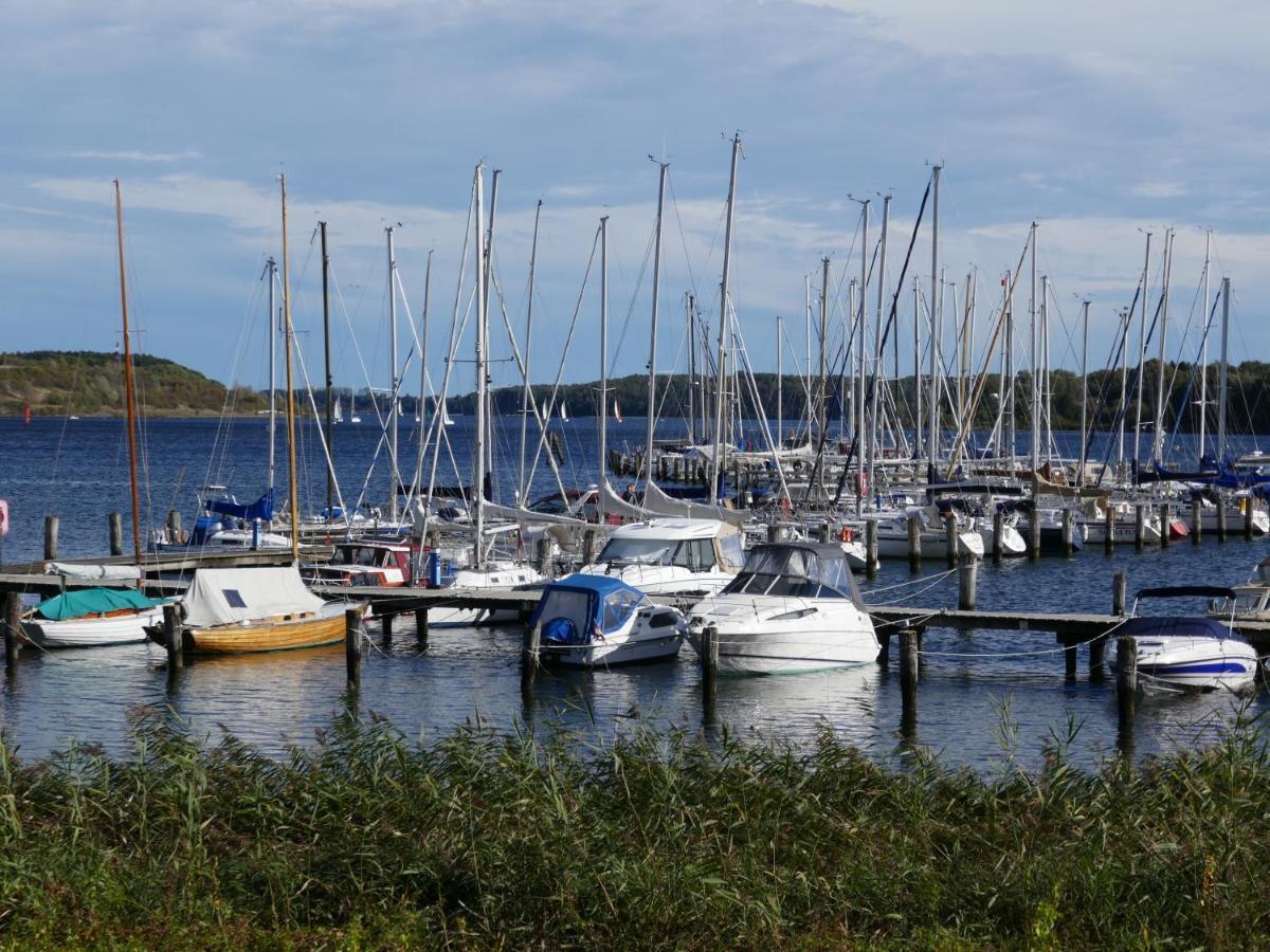 Wohnen Am Seglerhafen Mit Traveblick Im Kontorhaus Viele Extras * Lubeck