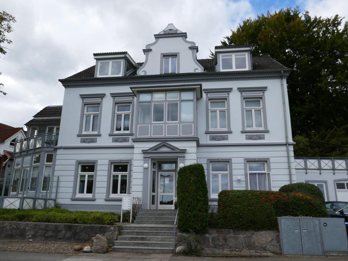 Apartment Wohnen Am Seglerhafen Mit Traveblick Im Kontorhaus Viele Extras
