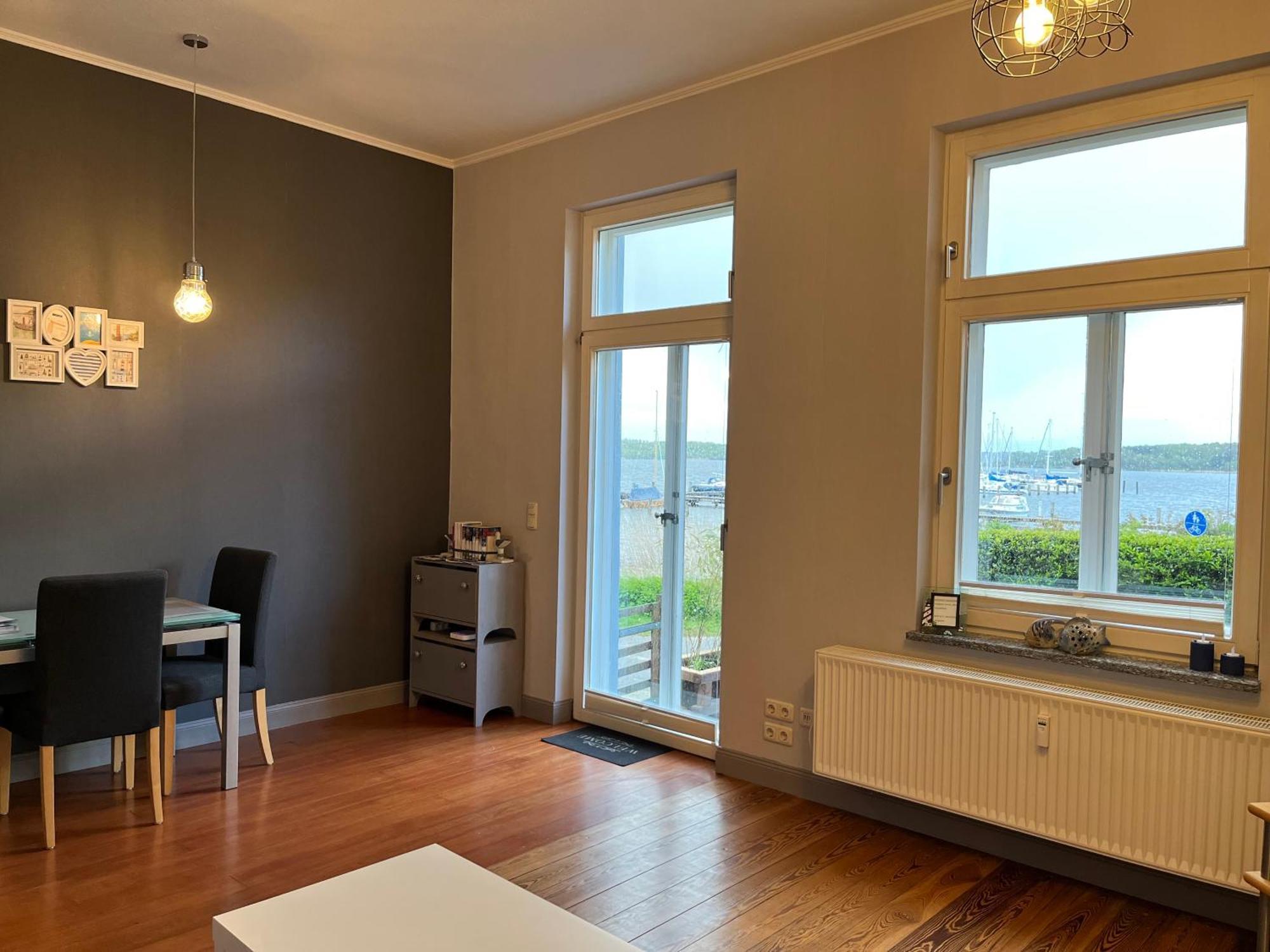 Apartment Wohnen Am Seglerhafen Mit Traveblick Im Kontorhaus Viele Extras