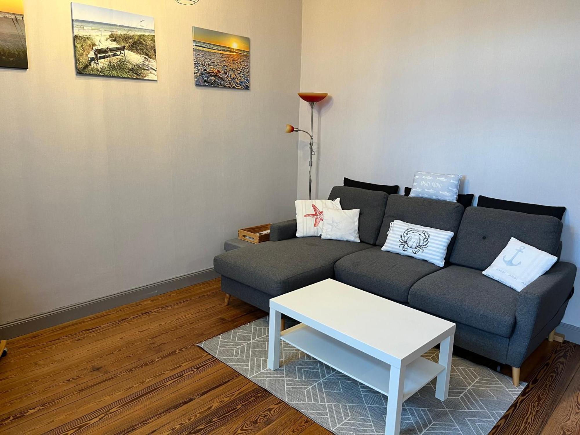 Apartment Wohnen Am Seglerhafen Mit Traveblick Im Kontorhaus Viele Extras
